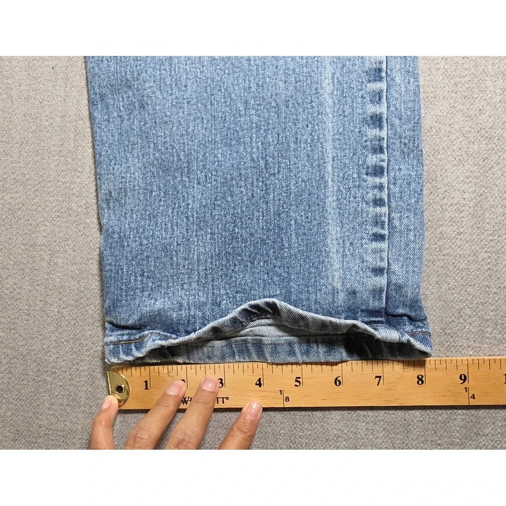 Wrangler Jeans Mens 38x32 Light Wash Relaxed Fit Distressed Denim 97FXWXD